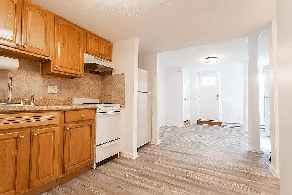 2 bed, 650 sqft, $2,500 — Photo 1