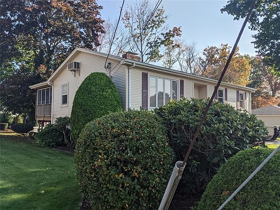 4th image of 10 Sherwood Ln
