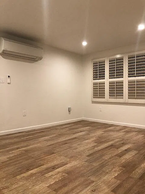 3 bed, 1200 sqft, $3,400 — Photo 2
