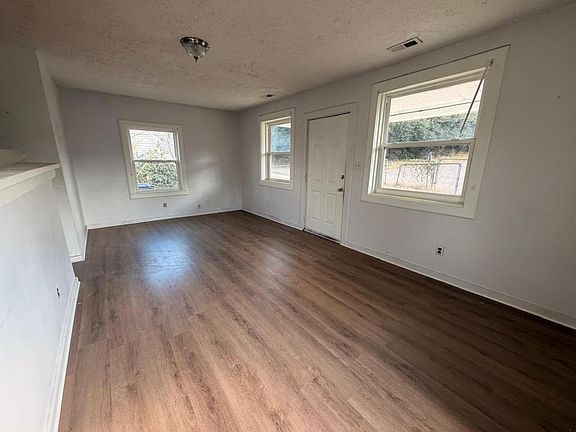 3rd image of 1201 W Baxter Ave NW