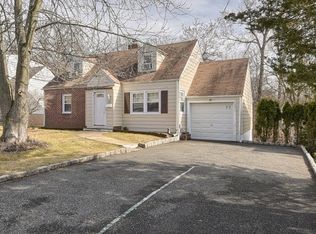 23 W View Rd, West Orange, NJ 07052