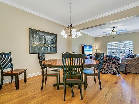 5th image of 9832 Poplar Pl