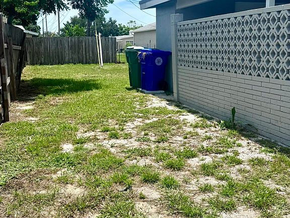 5th image of 809 Gilbert Street