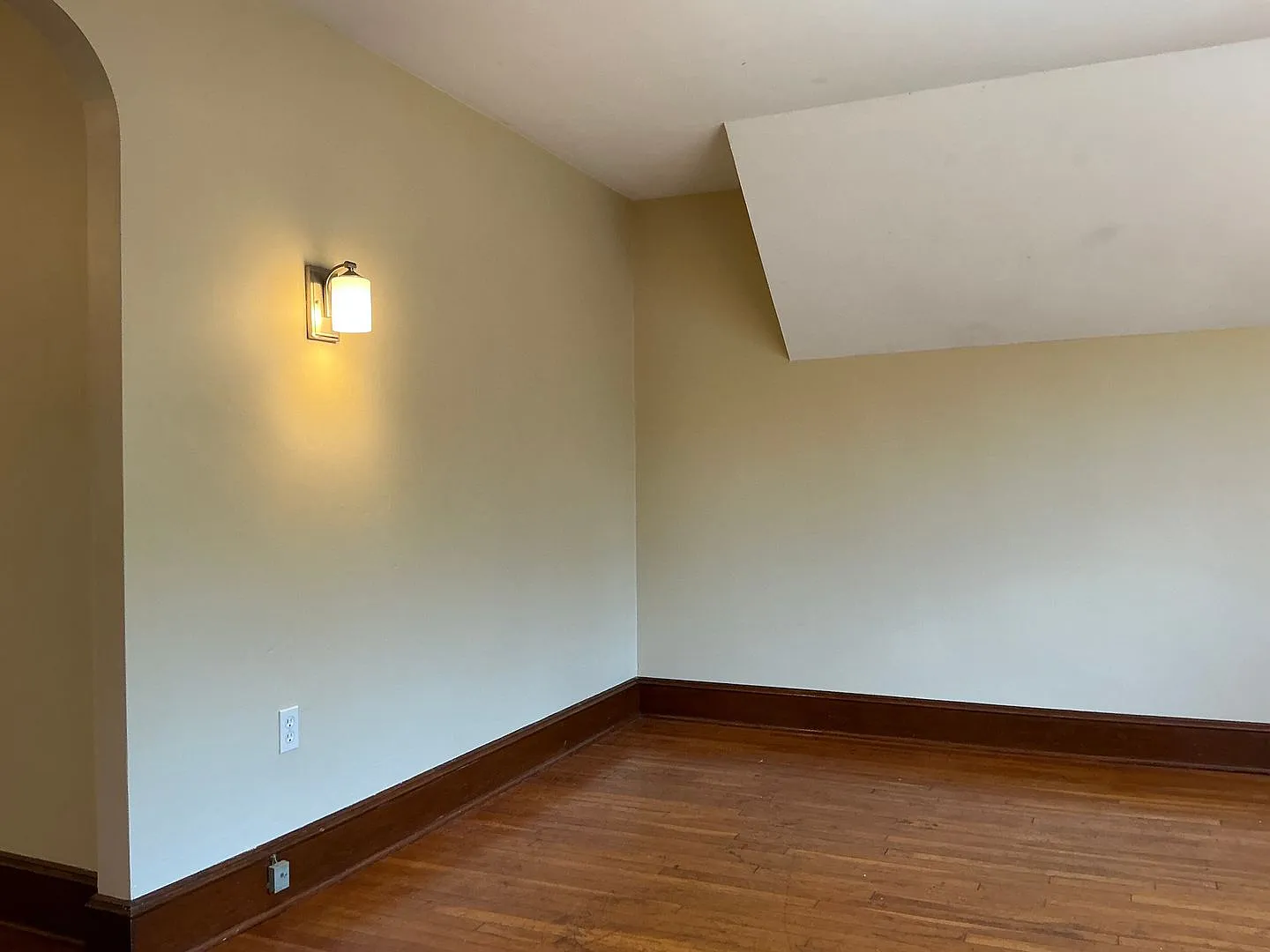 10 Erin Street — Photo 3