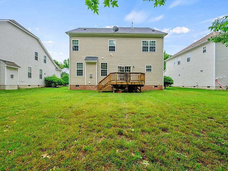 1408 Lindenberg Sq — Photo 19