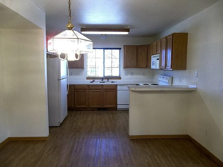 918 Richmond Dr #3 — Photo 4