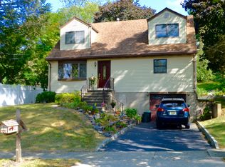 92 Aldrin Dr, Wanaque, NJ 07465