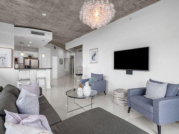5th image of 300 S Australian Ave Unit 918