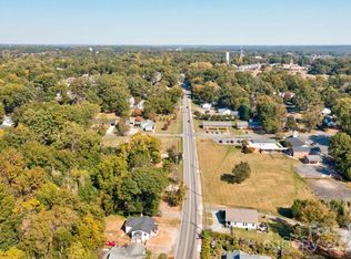822 S Main St, Belmont, NC 28012