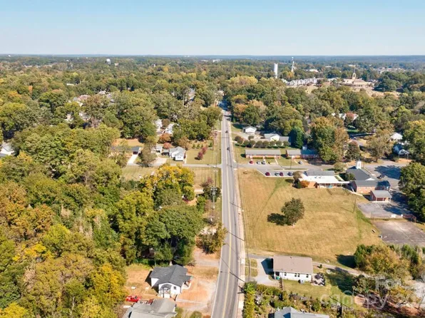 822 S Main St, Belmont, NC 28012