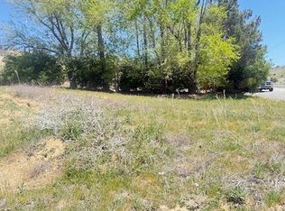 1 Johnson Rd, Lake Hughes, CA 93532
