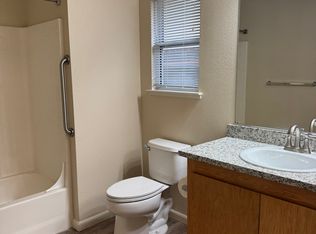 997 E J St #2, Oakdale, CA 95361