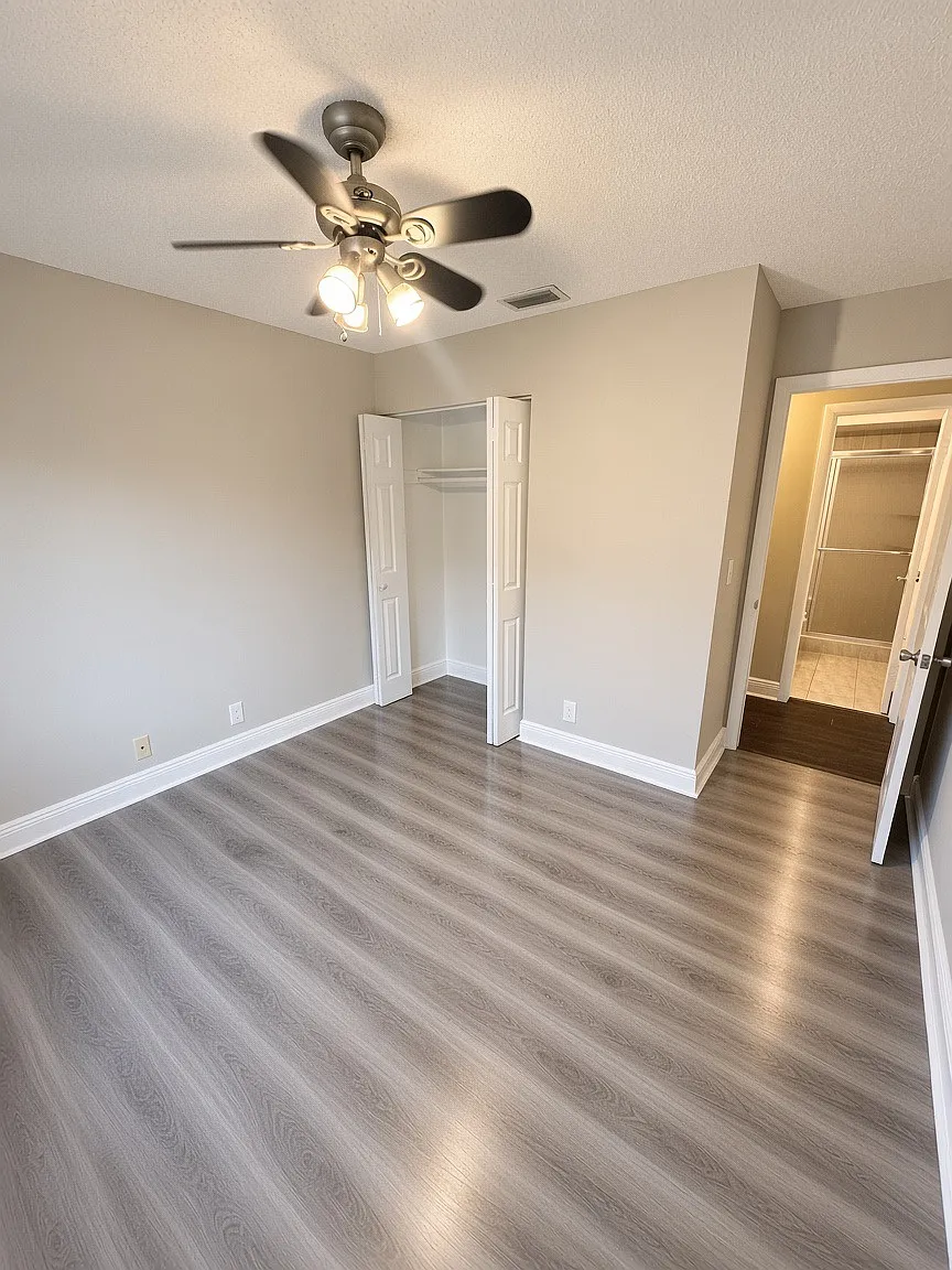 2 bed, 858 sqft, $2,400 — Photo 4