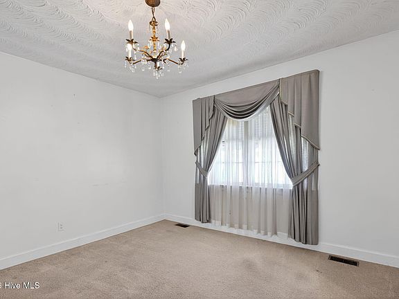 4th image of 1911 Lenoir Drive E