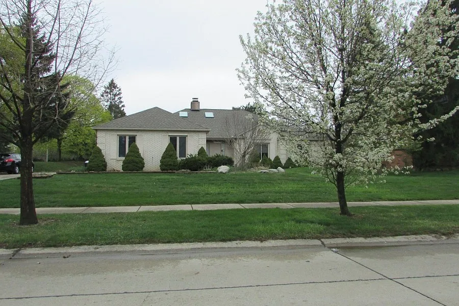 5021 Cardinal Dr photo 1