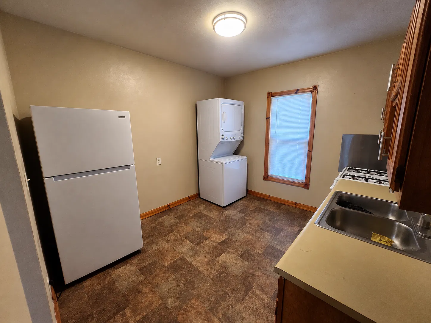 2 bed, $1,200 — Photo 3