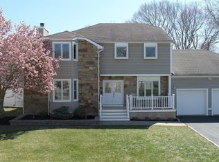 28 La Valencia Rd, Old Bridge, NJ 08857