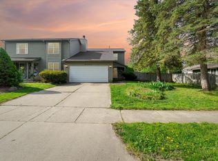 2824 Staten Ave, Lansing, MI 48910