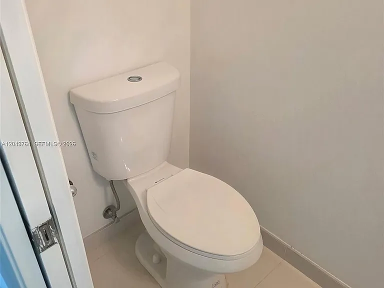 8215 SW 27th St #103 — Photo 12