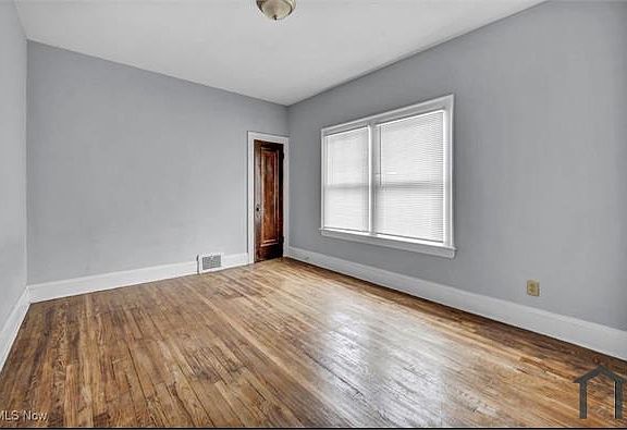 4th image of 3644 E 154th St #Up