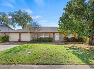 7258 Brentwood Stair Rd, Fort Worth, TX 76112