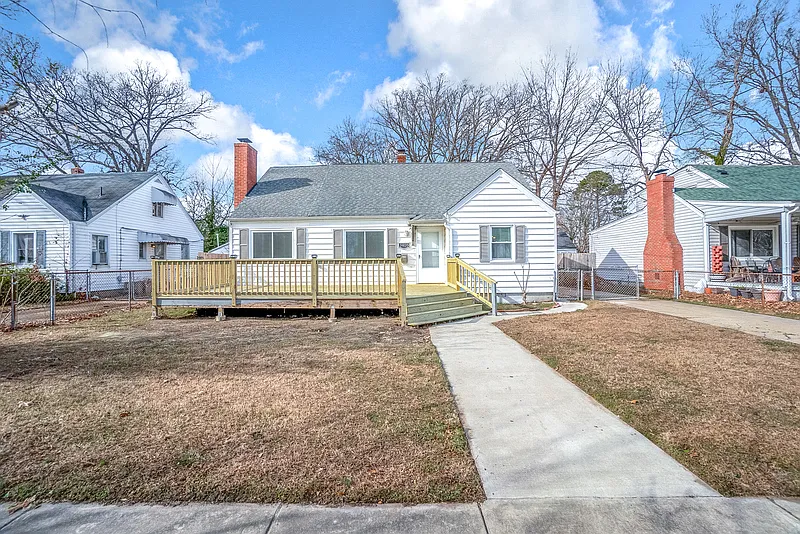Building Photo - 3405 Somme Ave