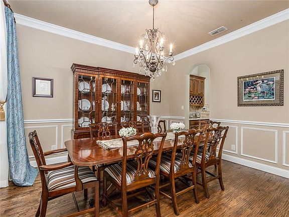 5th image of 2038 Sandy Creek Dr