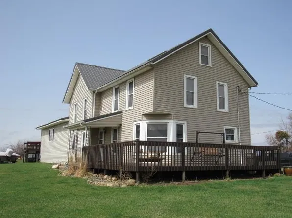 4632 County Road E29, Wyoming, IA 52362