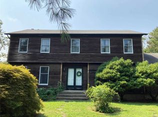 18 Maple Rd, Setauket, NY 11733