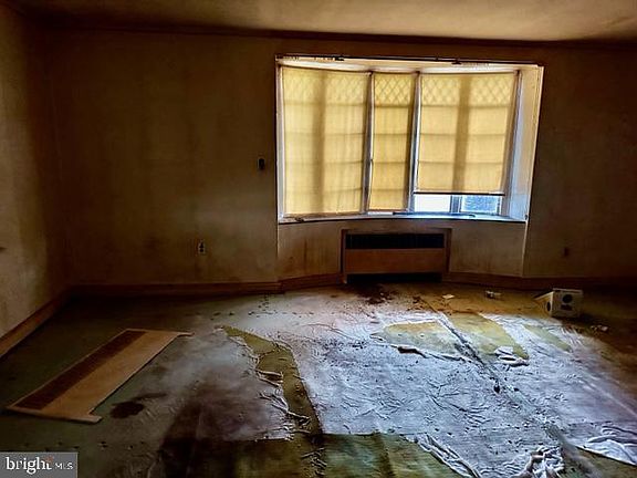 3rd image of 5114 W Dauphin St
