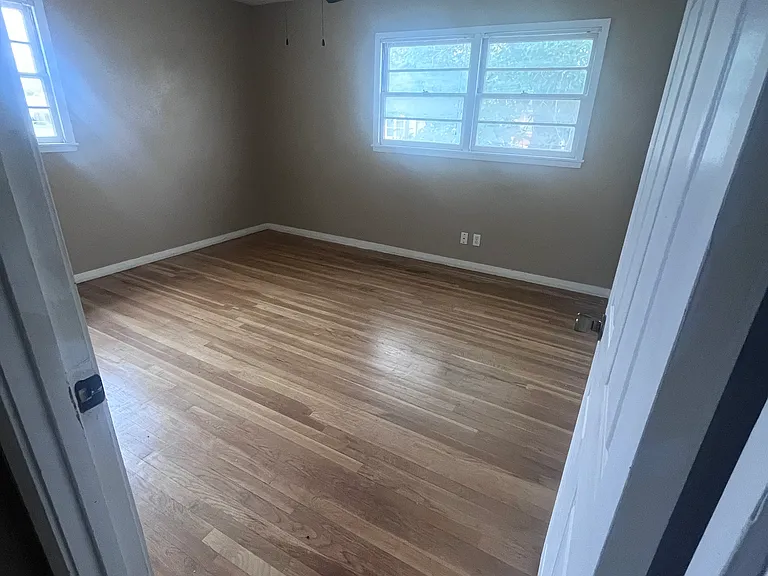 2409 Beechwood St — Photo 9