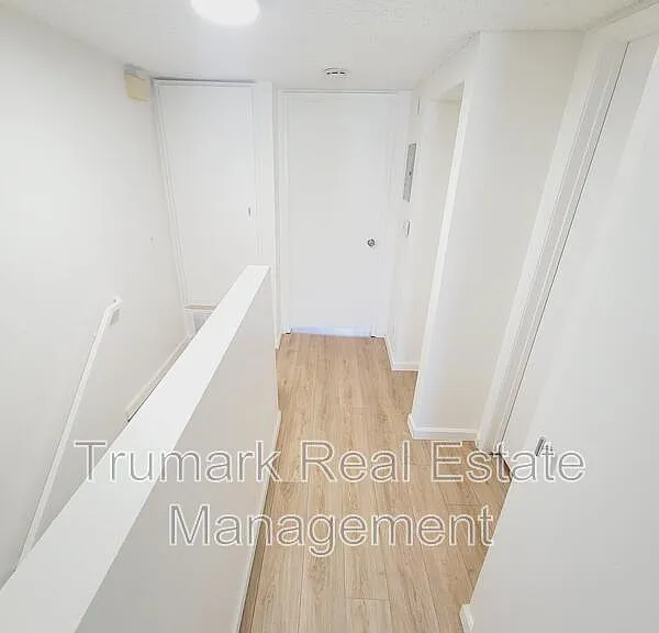 1041 Allen Ave #5 — Photo 10