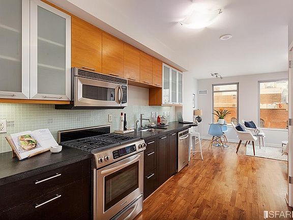 3rd image of 177 Townsend St Unit 637
