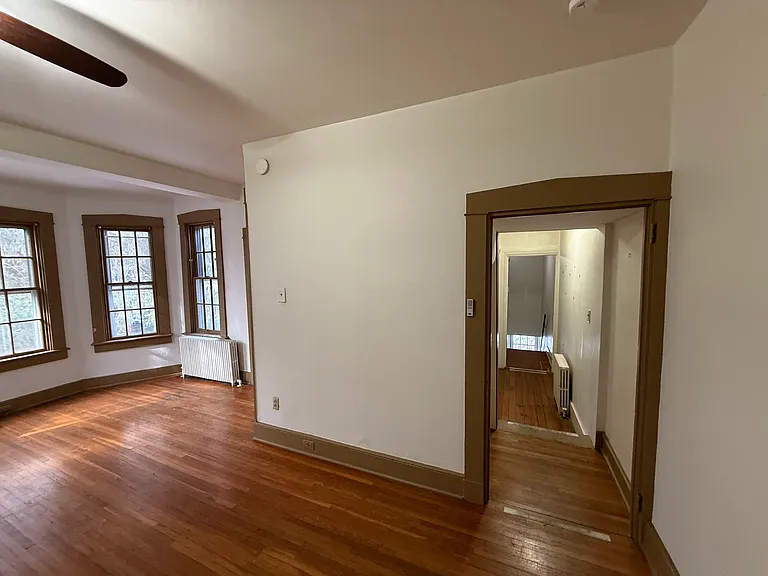 413 W Orange St #3 — Photo 2