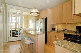 3rd image of 1437 W Catalpa Ave APT 1E