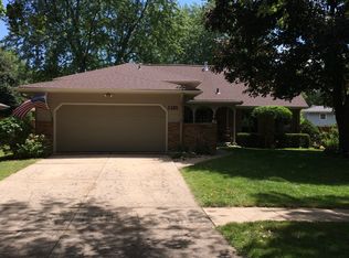 1131 Adobe Dr, Aurora, IL 60506