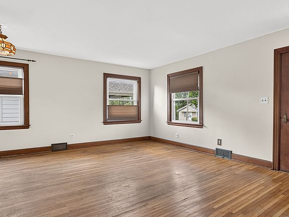3rd image of 1618 S Center St