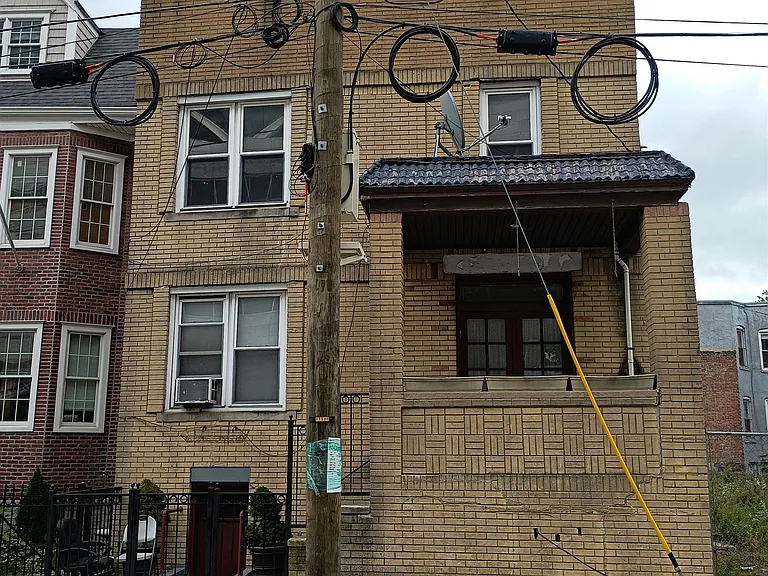 18 Oakland Ave #2 — Photo 7