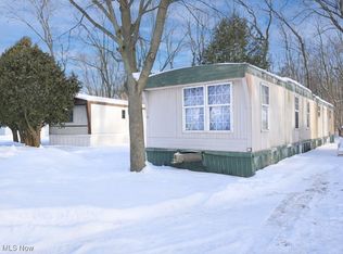 17 Hawaiian Dr, Madison, OH 44057