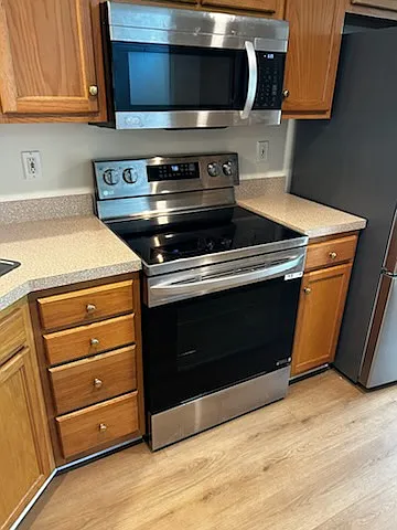 3 bed, 2.5 bath, 1648 sqft, $1,995 — Photo 3
