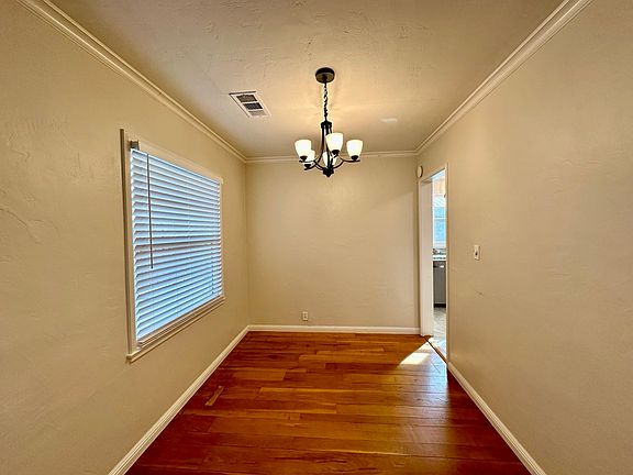 5th image of 1730 Heatherdale Ave