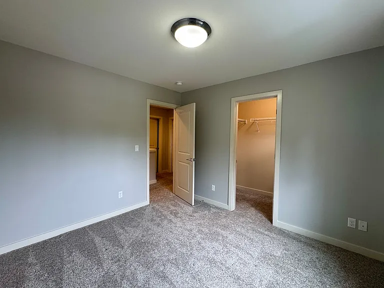 5726 Solana Ln NE — Photo 28