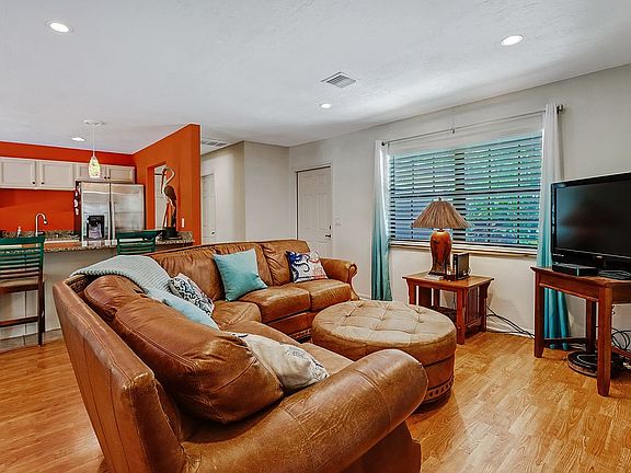 4th image of 3878 Mango St