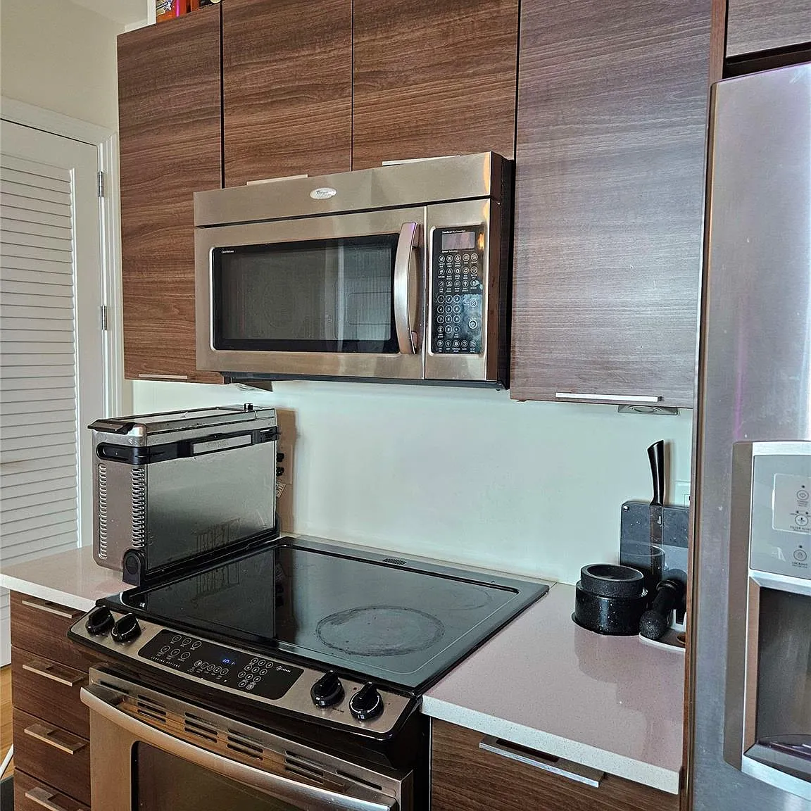 1 bed, 1.0 bath, 808 sqft, $3,100 — Photo 3