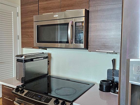 3rd image of 701 Ridge Hill Blvd Unit Pha