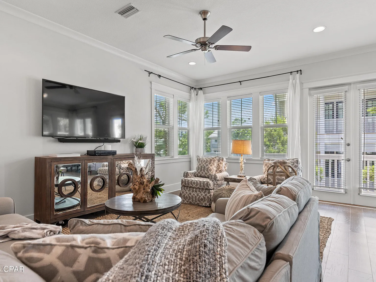 4 bed, 3.5 bath, 3116 sqft, $6,000 — Photo 2