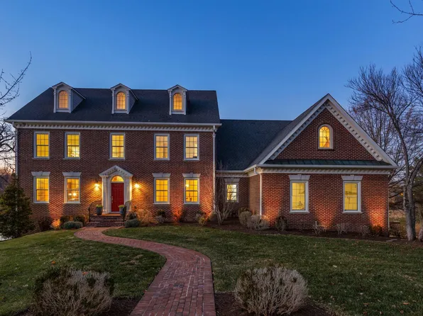 4872 Waterside Dr, Lexington, KY 40513