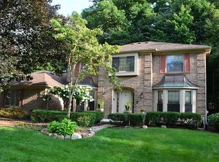 38751 Westchester Ln, Northville, MI 48167