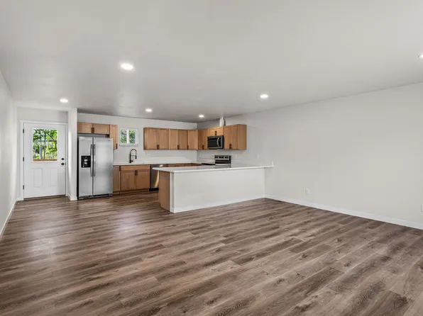 Brand New Build - 1302 S 14th Avenue