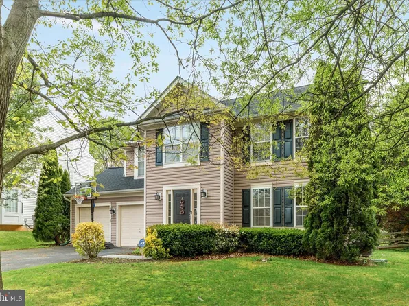 17292 Magic Mountain Dr, Round Hill, VA 20141